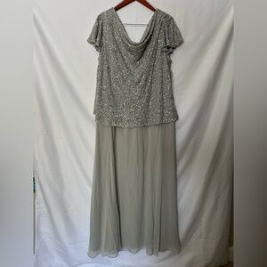 J Kara Silver Grey Sequin Gown Chiffon Skirt Flutter Sleeve Formal Plus 24W NWT